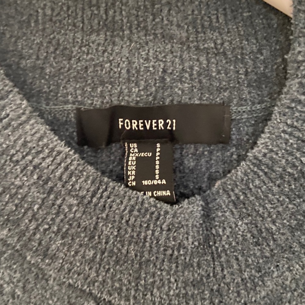 Cropped turtleneck - Picture 4 of 4